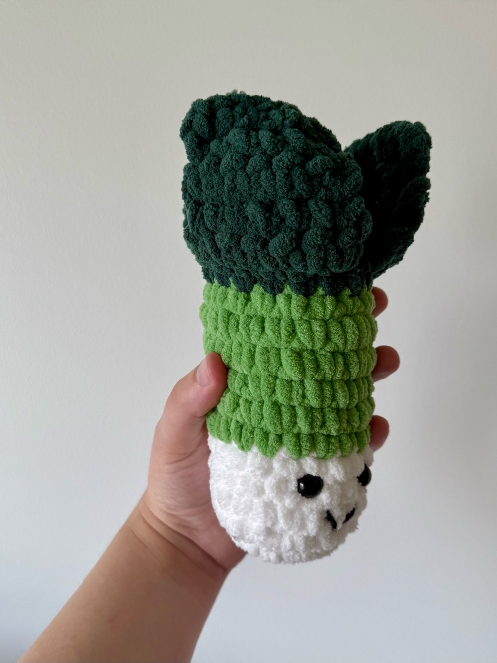 Plush Green & White Kids Veggie Toy - Soft Crochet Leek - Picture 3 of 3